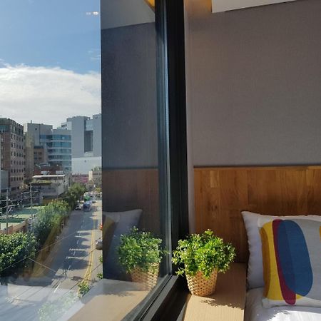 Hostel Cleo Seoul Hongdae Exterior photo