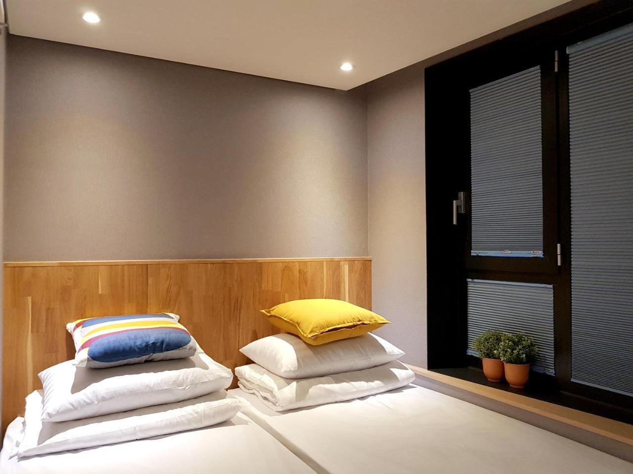 Hostel Cleo Seoul Hongdae Exterior photo