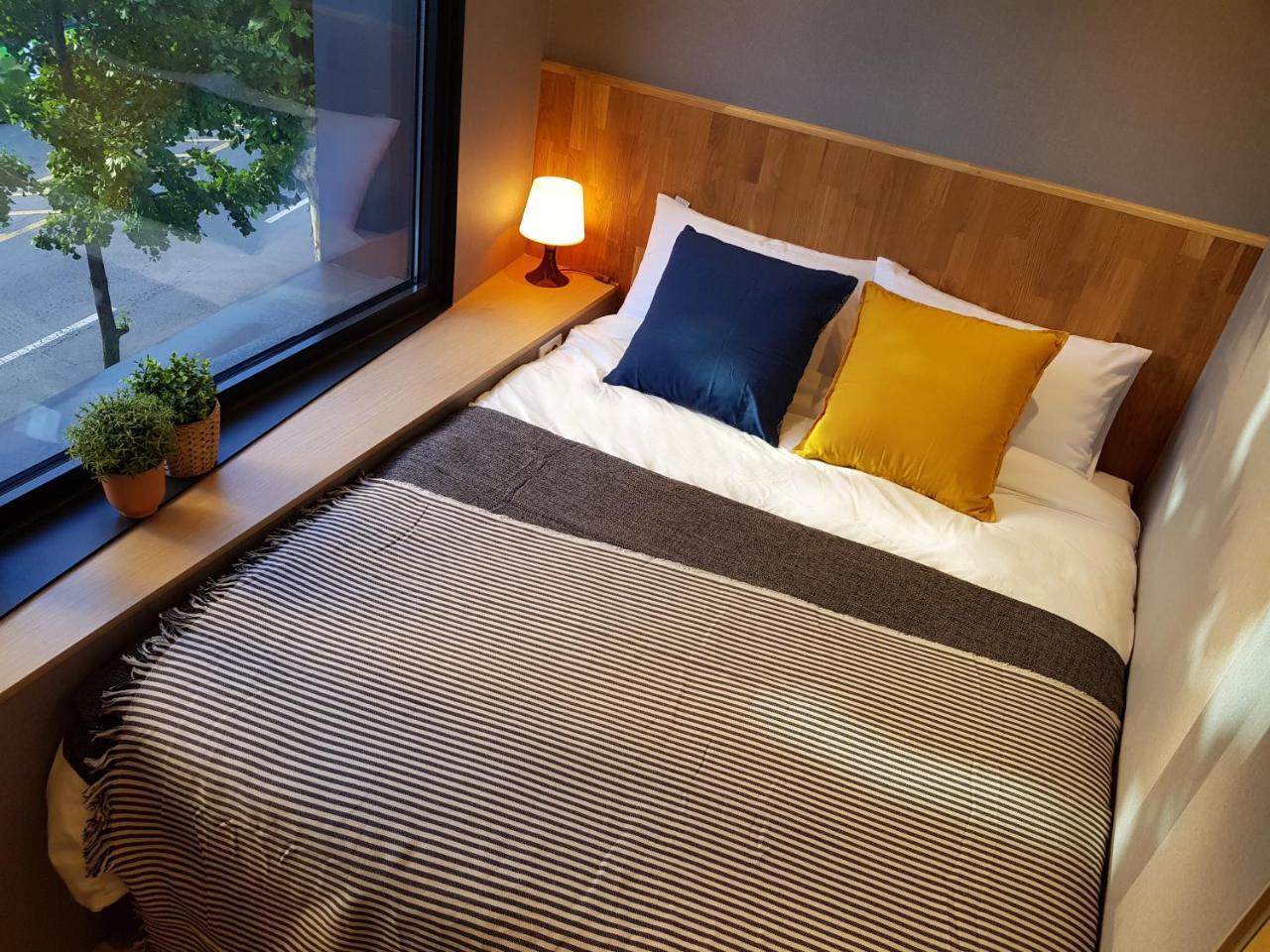 Hostel Cleo Seoul Hongdae Exterior photo
