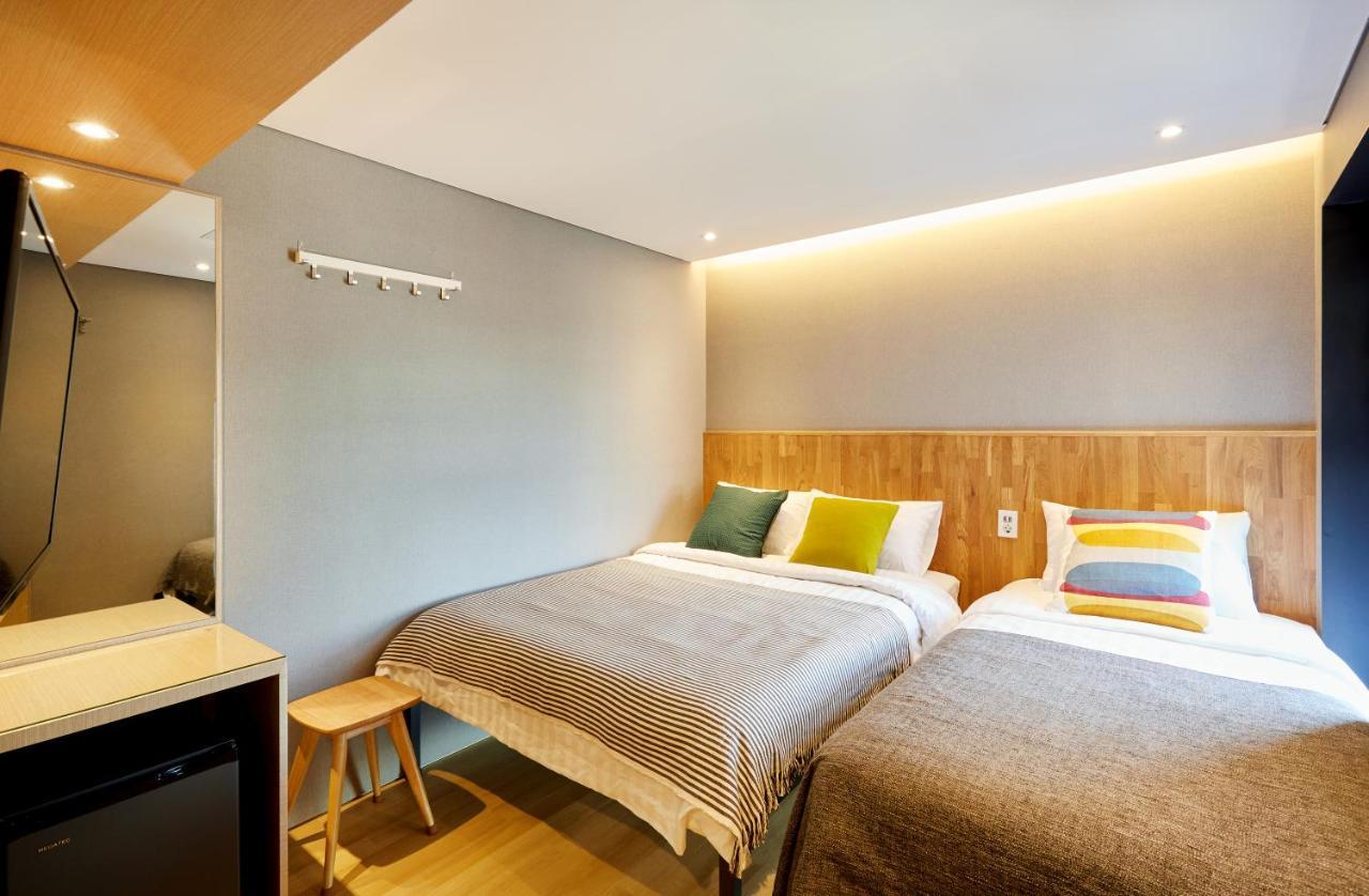 Hostel Cleo Seoul Hongdae Exterior photo