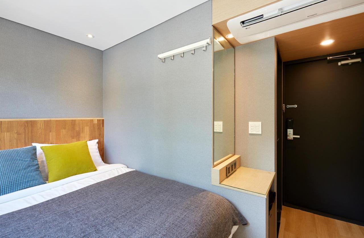 Hostel Cleo Seoul Hongdae Exterior photo