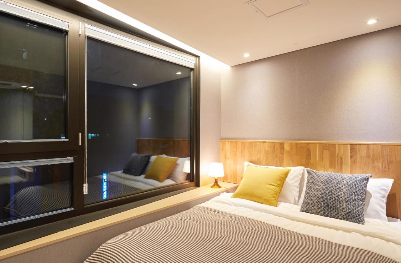 Hostel Cleo Seoul Hongdae Exterior photo
